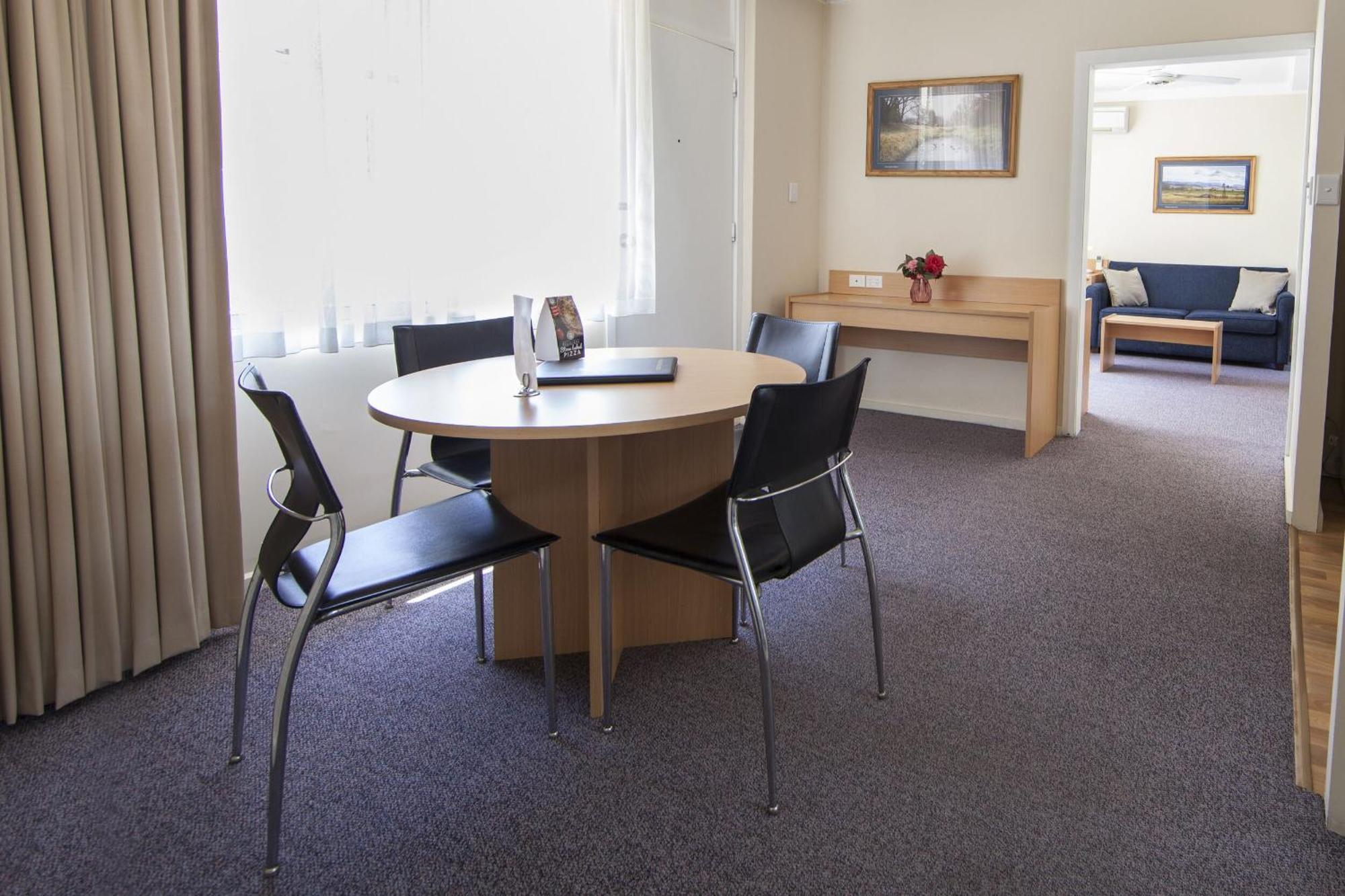 Redhill Cooma Motor Inn Esterno foto