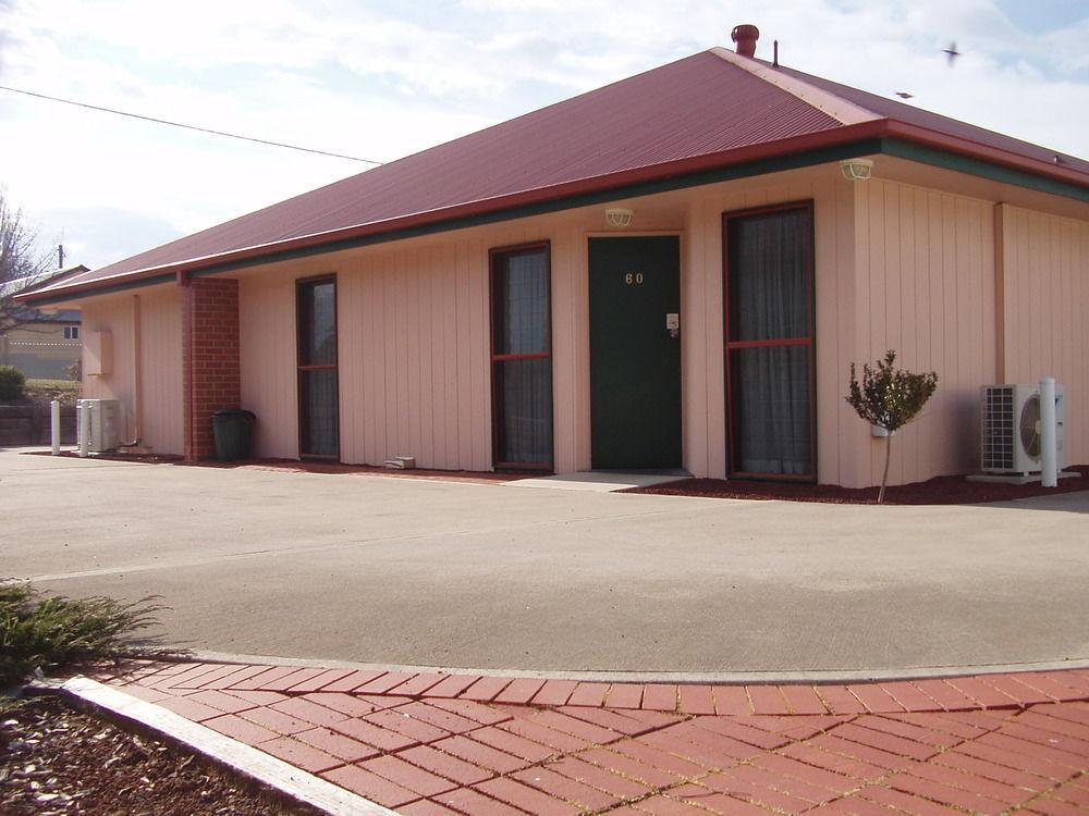 Redhill Cooma Motor Inn Esterno foto