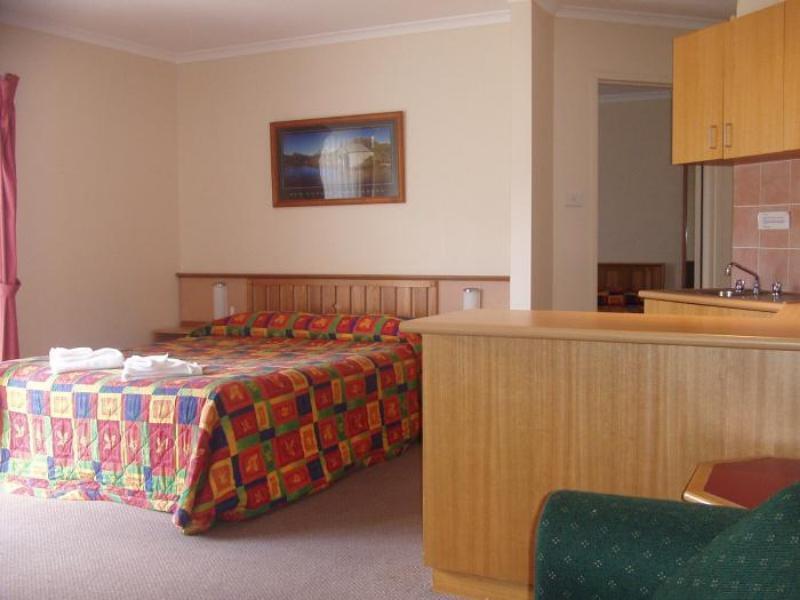 Redhill Cooma Motor Inn Esterno foto