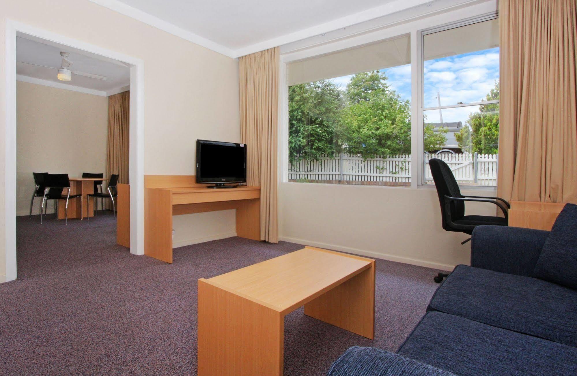 Redhill Cooma Motor Inn Esterno foto