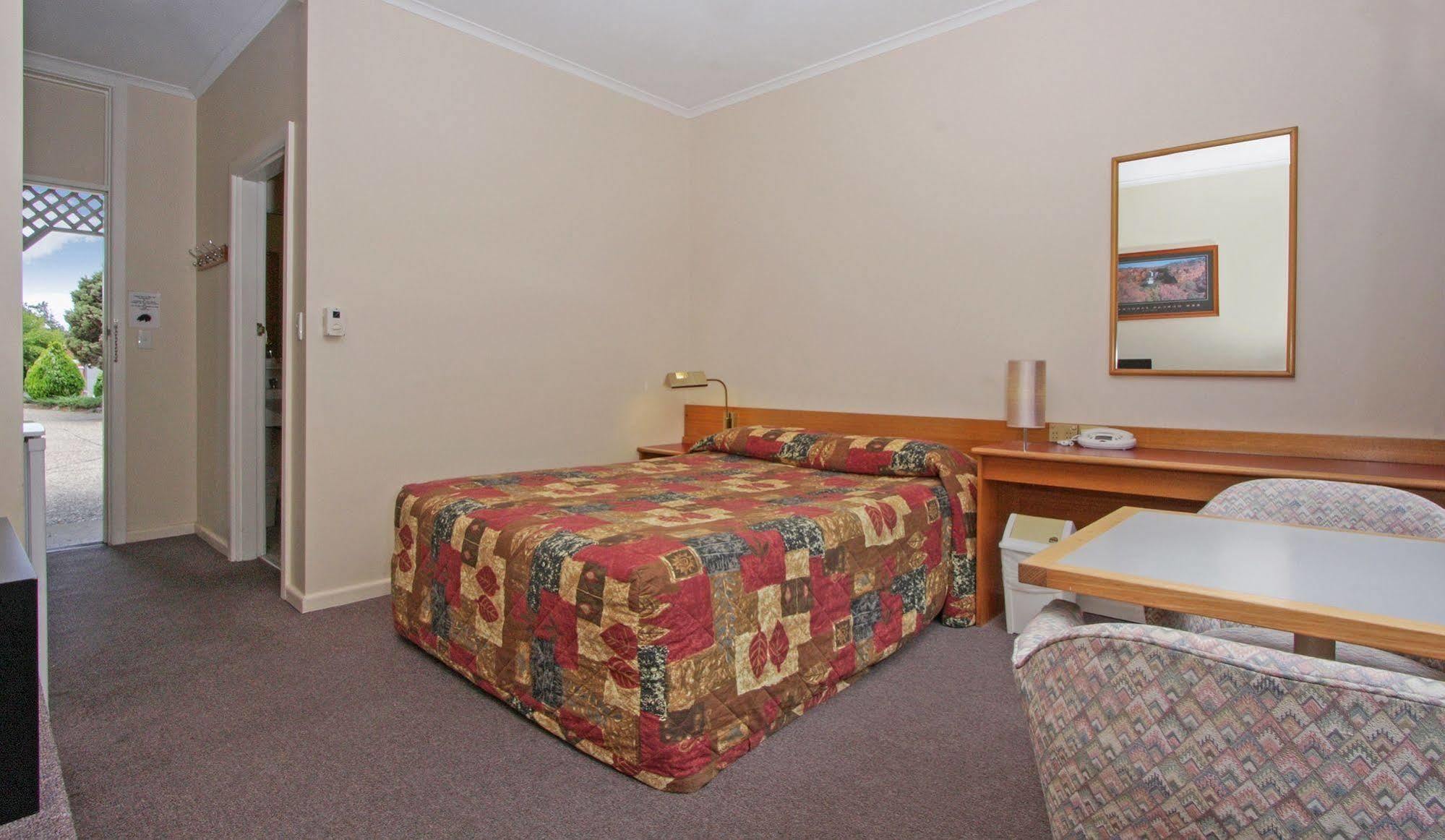 Redhill Cooma Motor Inn Esterno foto