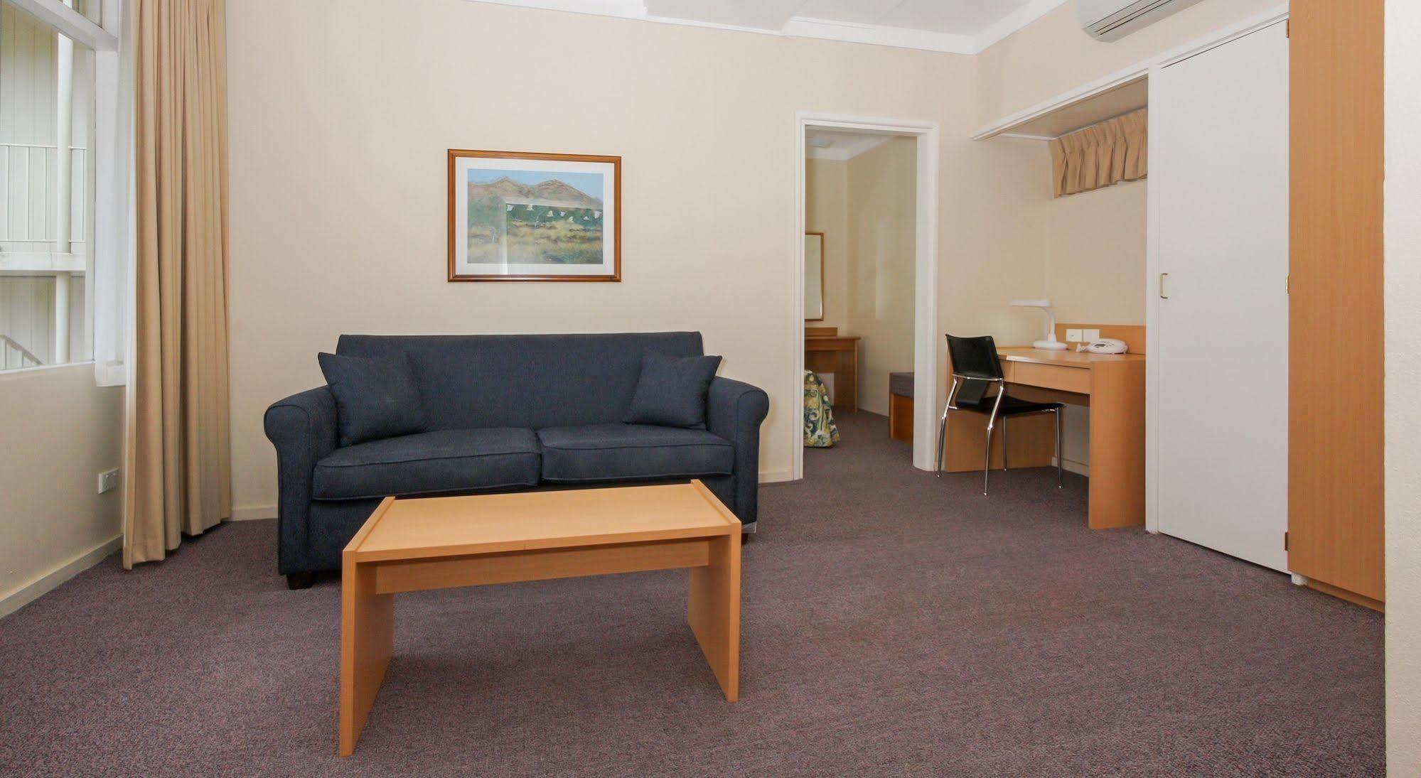 Redhill Cooma Motor Inn Esterno foto