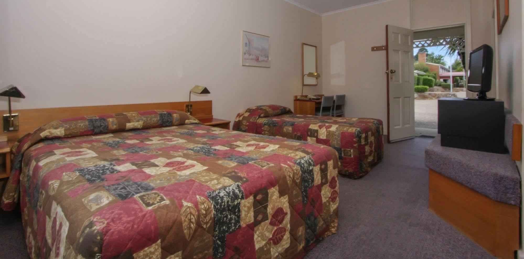 Redhill Cooma Motor Inn Esterno foto