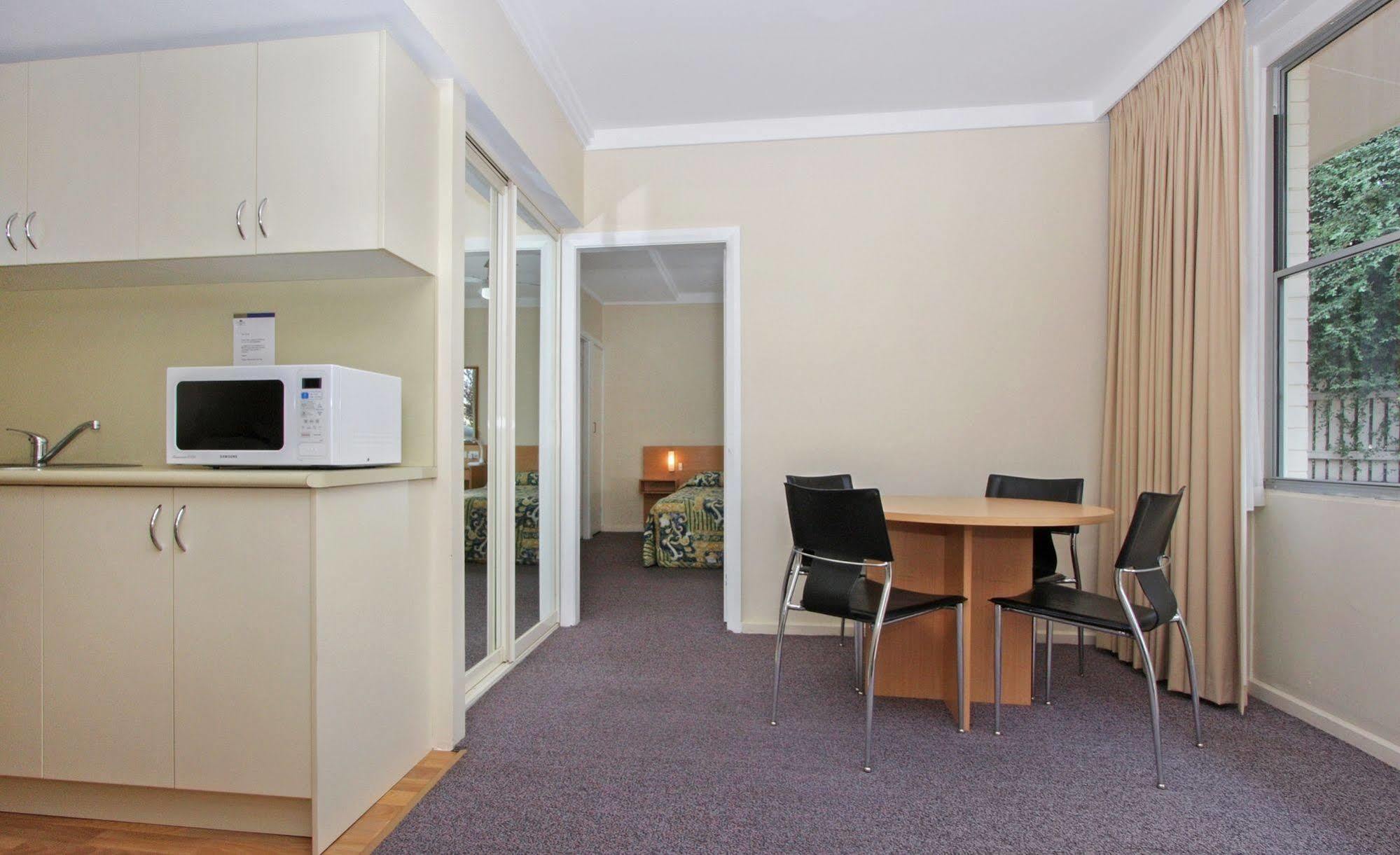 Redhill Cooma Motor Inn Esterno foto