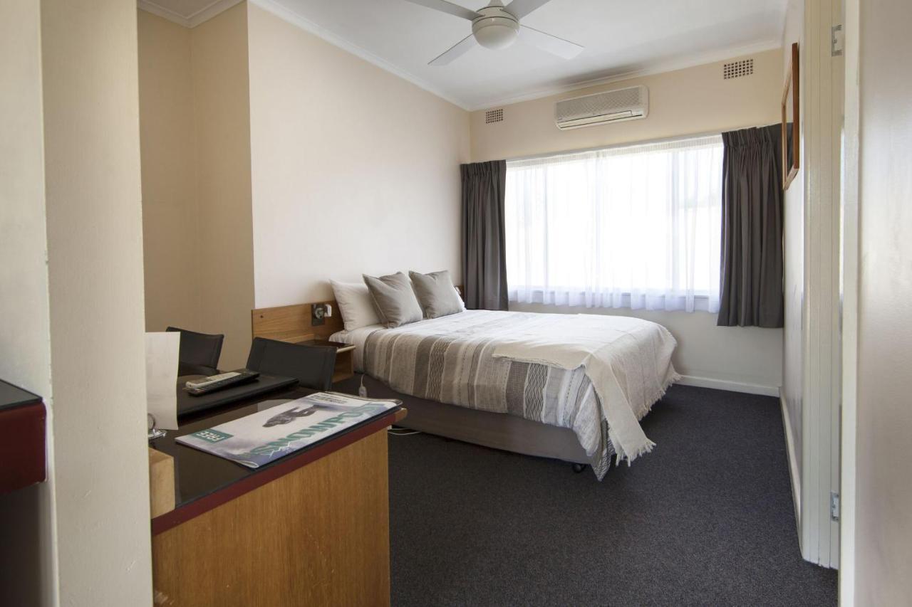 Redhill Cooma Motor Inn Esterno foto