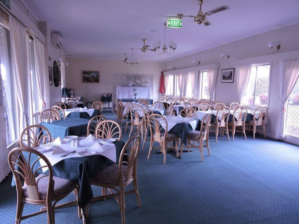 Redhill Cooma Motor Inn Esterno foto
