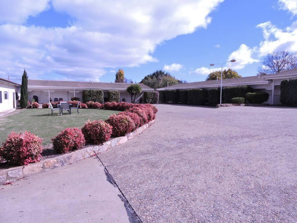 Redhill Cooma Motor Inn Esterno foto